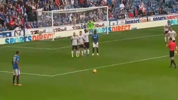 Bruno Alves frikikten enfes yazdı!