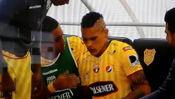 Futbolcu az kalsın hocasını dövecekti