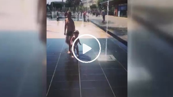 Sneijder'in oğlu Xess Xava serinliyor