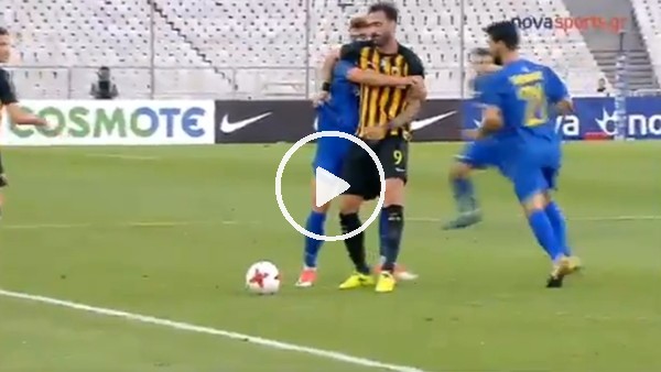 Hugo Almedia kırmızı kart gördü