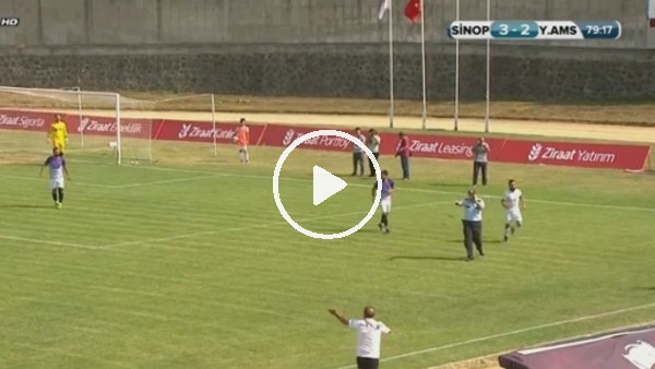 Sinopspor - Yeni Amasyaspor maçında polis memuru sahaya girdi