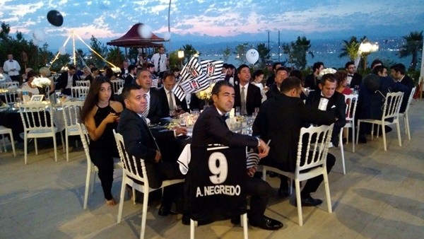 İzmit Beşiktaşlılar Derneği şampiyonluğu kutladı