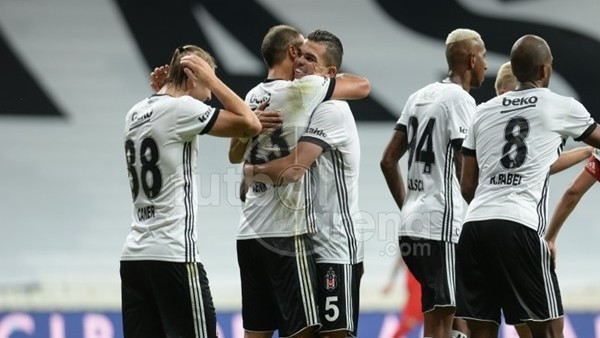 Beşiktaş - Antalyaspor maçından kareler 