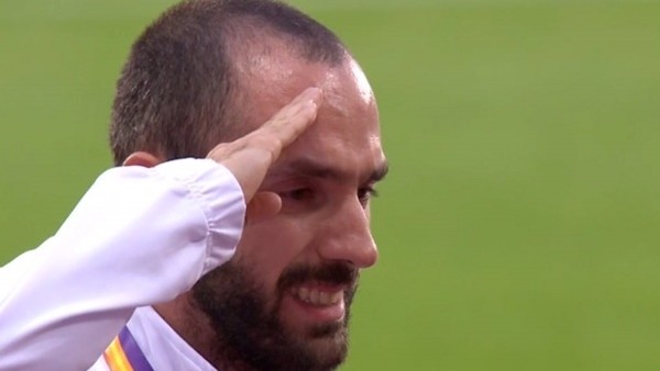 Ramil Guliyev, İstiklal Marşı'mız okunurken asker selamı verdi ve gözyaşlarını tutamadı