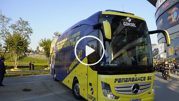 Derbi öncesi takımlar stada geldi