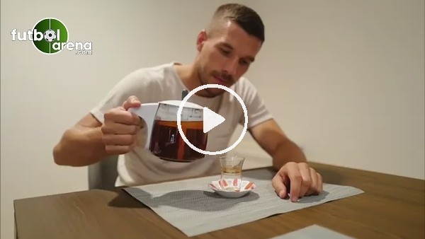 Lukas Podolski'den çay keyfi