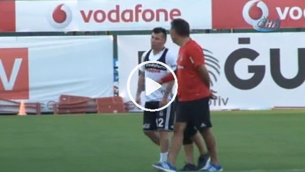 Beşiktaş'ta Medel, antrenmanı yarıda bıraktı