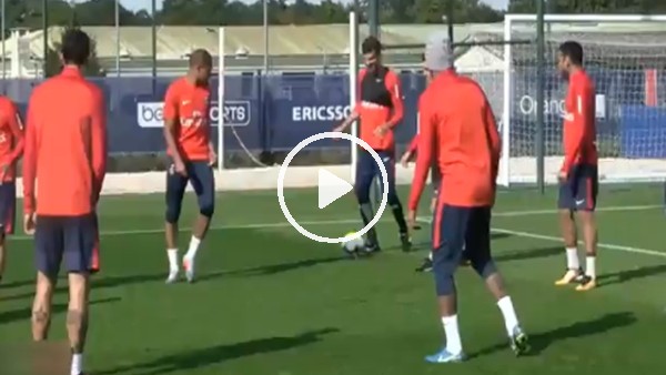 Neymar'dan Mbappe'ye bacak arası