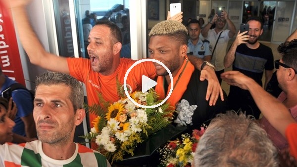 Fernandes'e havalimanında coşkulu karşılama