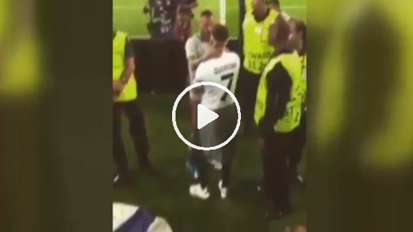 Porto taraftarının Quaresma aşkı!