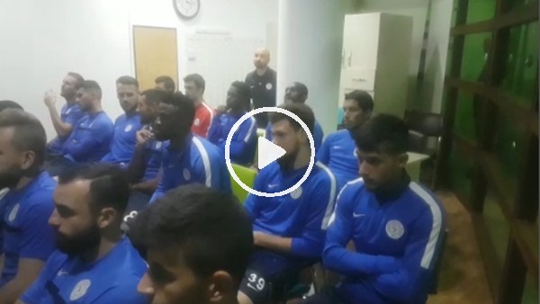 Rizesporlu futbolcular idman öncesi analiz toplantı odasında!