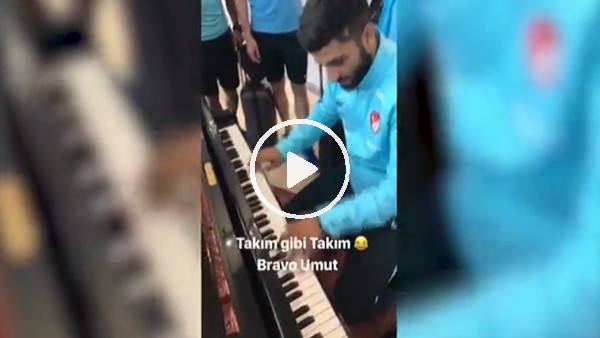 Milli futbolcu Umut Bozok'tan "Ben yoruldum hayat" performansı