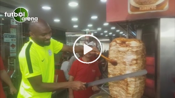 Kweuke'nin döner kesmesi büyük ilgi gördü