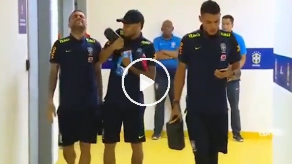 Neymar ile Dani Alves düet yaptı