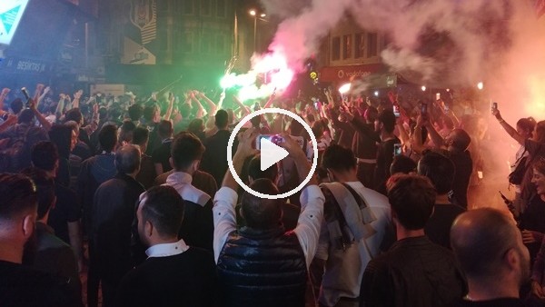 Beşiktaş taraftarı galibiyeti coşkuyla kutladı