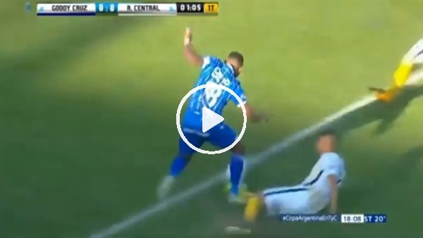 9. saniyede kırmızı kart gördü!