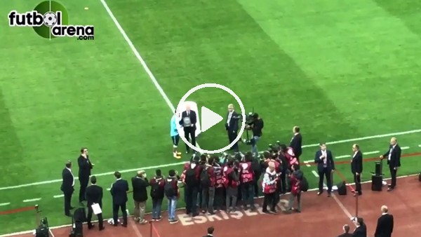 Arda Turan'a protesto!