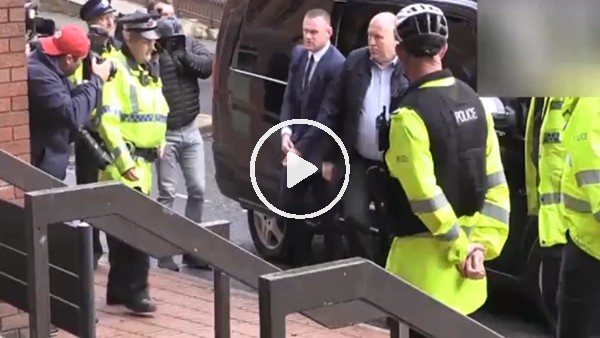 Wayne Rooney cezasını böyle çekiyor