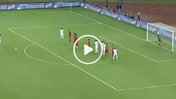 Angel Gomes'den harika frikik!