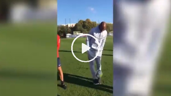 Efsane basketbolcudan futbol şov