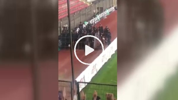 Fenerbahçe taraftarı ve Çevik Kuvvet!