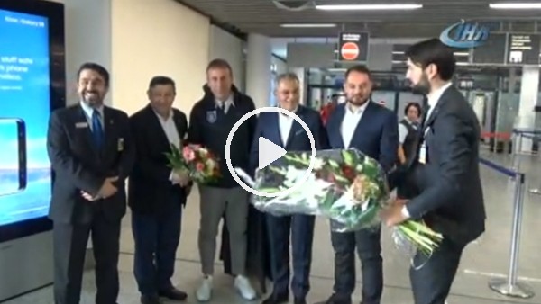 Medipol Başakşehir, Almanya'da çiçeklerle karşılandı