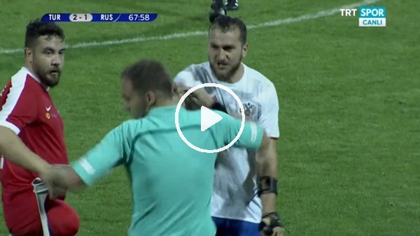 Rusya Ampute Milli Takımı'nda Shakbulatov hakemi iterek yere düşürdü