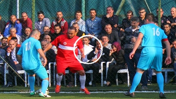 Efsaneler mahkumlarla maç yaptı