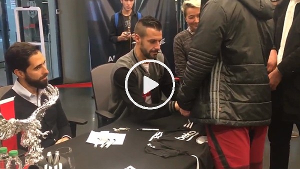 Negredo, taraftarlarla buluştu