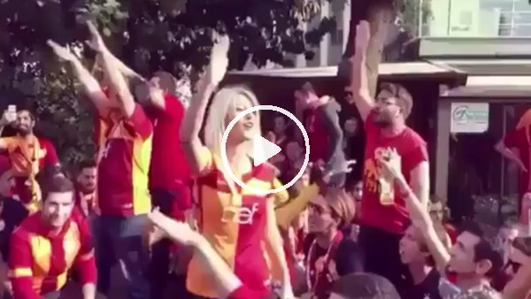Galatasaraylı taraftarlardan Fenerbahçe'ye gönderme