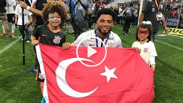 Colin Kazım'dan Türk bayrağı ile şampiyonluk kutlaması