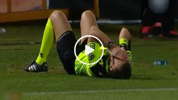 Yardımcı hakemin yüzüne topu çok sert vurdu!