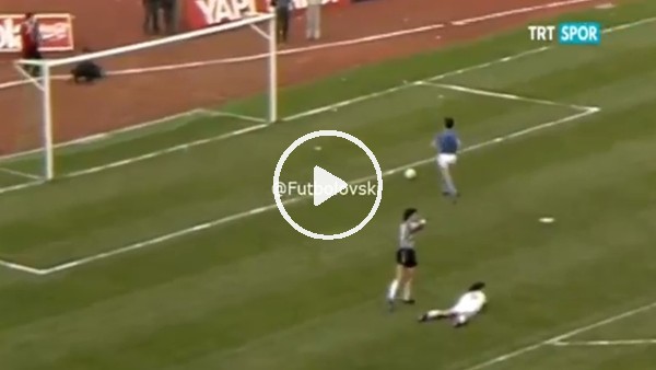 Feyyaz Uçar ile Alper Boğuşlu'nun ilginç penaltı pozisyonu