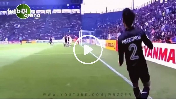 Tayland'lı oyuncu kornerden inanılmaz bir gol attı