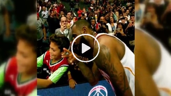 LeBron James hayranlarını böyle mest etti!