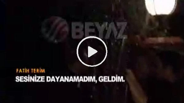 Galatasaray taraftarı Fatih Terim'i evinde ziyaret etti.