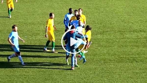 Saha görevlisi tekme ile sporcuyu yere indirdi