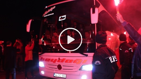 Galatasaray'a Malatya'da coşkulu karşılama!