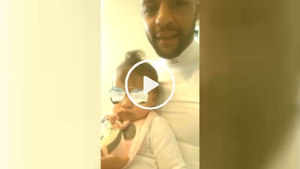 Melo en küçük çocuğuyla böyle eğlendi