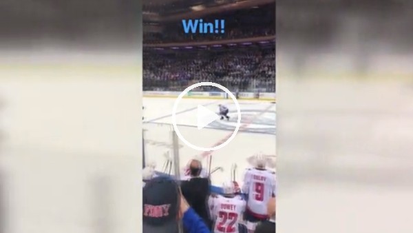 Pique buz hokeyi maçında