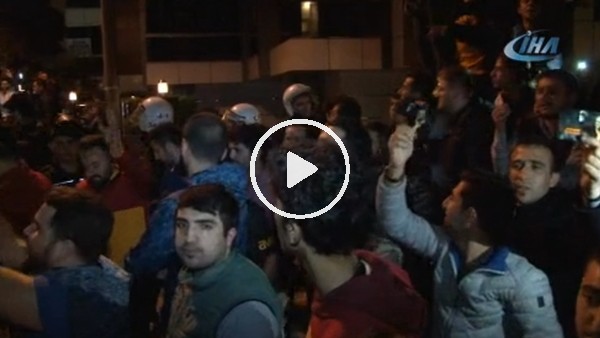 Galatasaray taraftarından tepki dolu karşılama