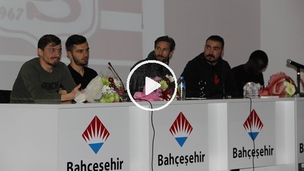 Sivassporlu futbolcular öğrencilerle buluştu