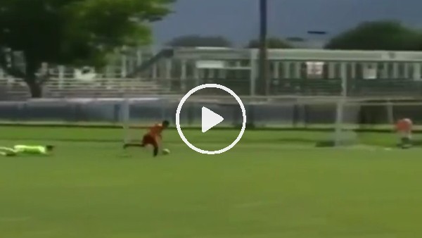 Galatasaray'ın genç yıldızından inanılmaz gol