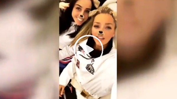 Camille Kostek desteğini ihmal etmiyor