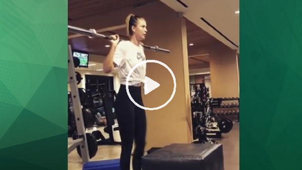 Maria Sharapova tam gaz çalışıyor!