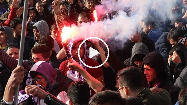 Takımlarına stat dışından destek verdiler