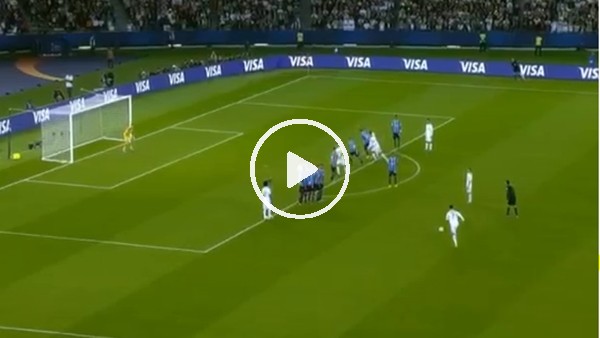 Ronaldo, Gremio ağlarına frikikten yazdı!