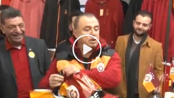 Fatih Terim ve futbolculardan #YellowFriday  kampanyasına destek