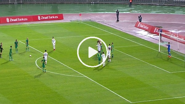 Giuliano'nun İstanbulspor'a frikikten attığı gol