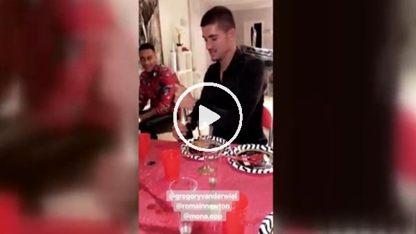 Fenerbahçeli Neustadter 2018'i Van Der Wiel ile karşıladı